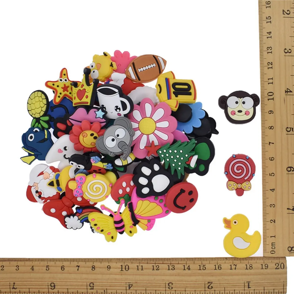 Kit 100 Pcs Pins Botons Para Crocs Aleatório Pronta Entrega — foto 7 de 8