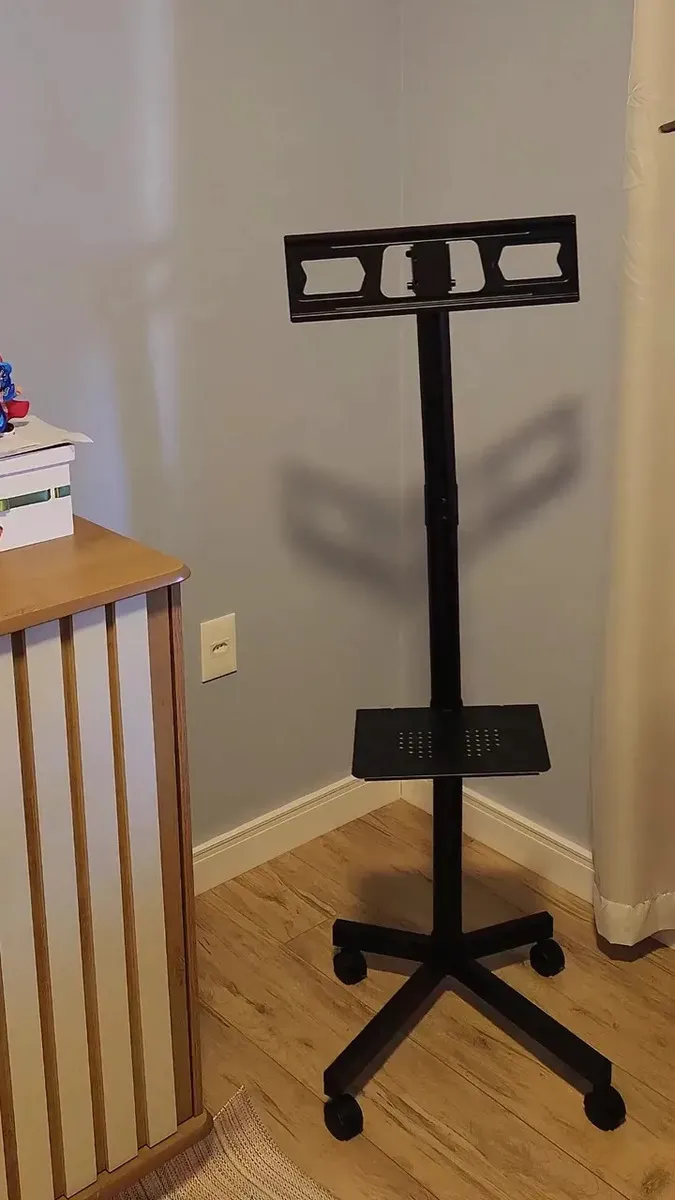 Suporte Pedestal Para Tv De 23 A 60 Com Rodinhas Bandeja Cor Preto — foto 4 de 7