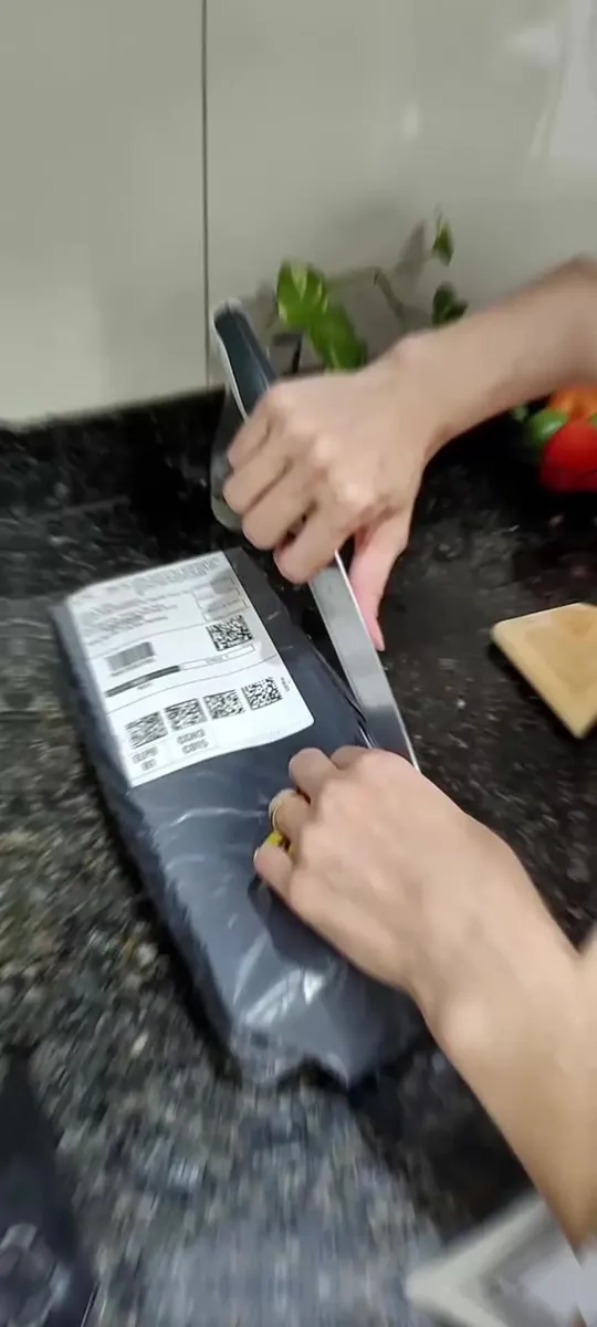 LUMAI Cortador Ralador de Legumes Queijos Vegetais e Frutas 6 Em 1, Mandolin Mandoline Fatiador Picador Processador, Utensilio Acessórios Para Cozinha, Recipiente Robusto 1,2L, Lâminas de Aço Inox — foto 4 de 7